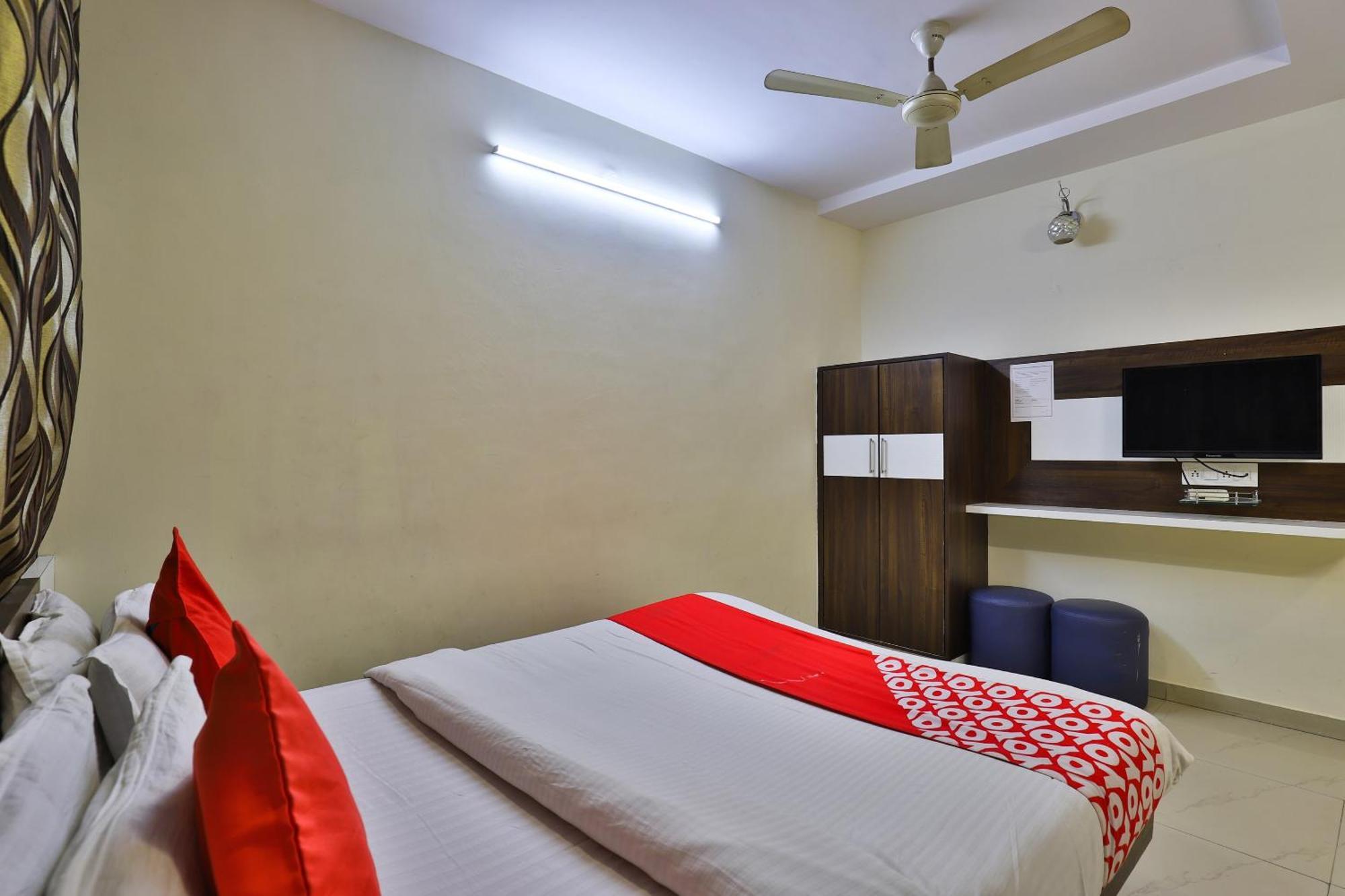Hotel O Sri Balaji Residency Ahmedabad Exterior photo