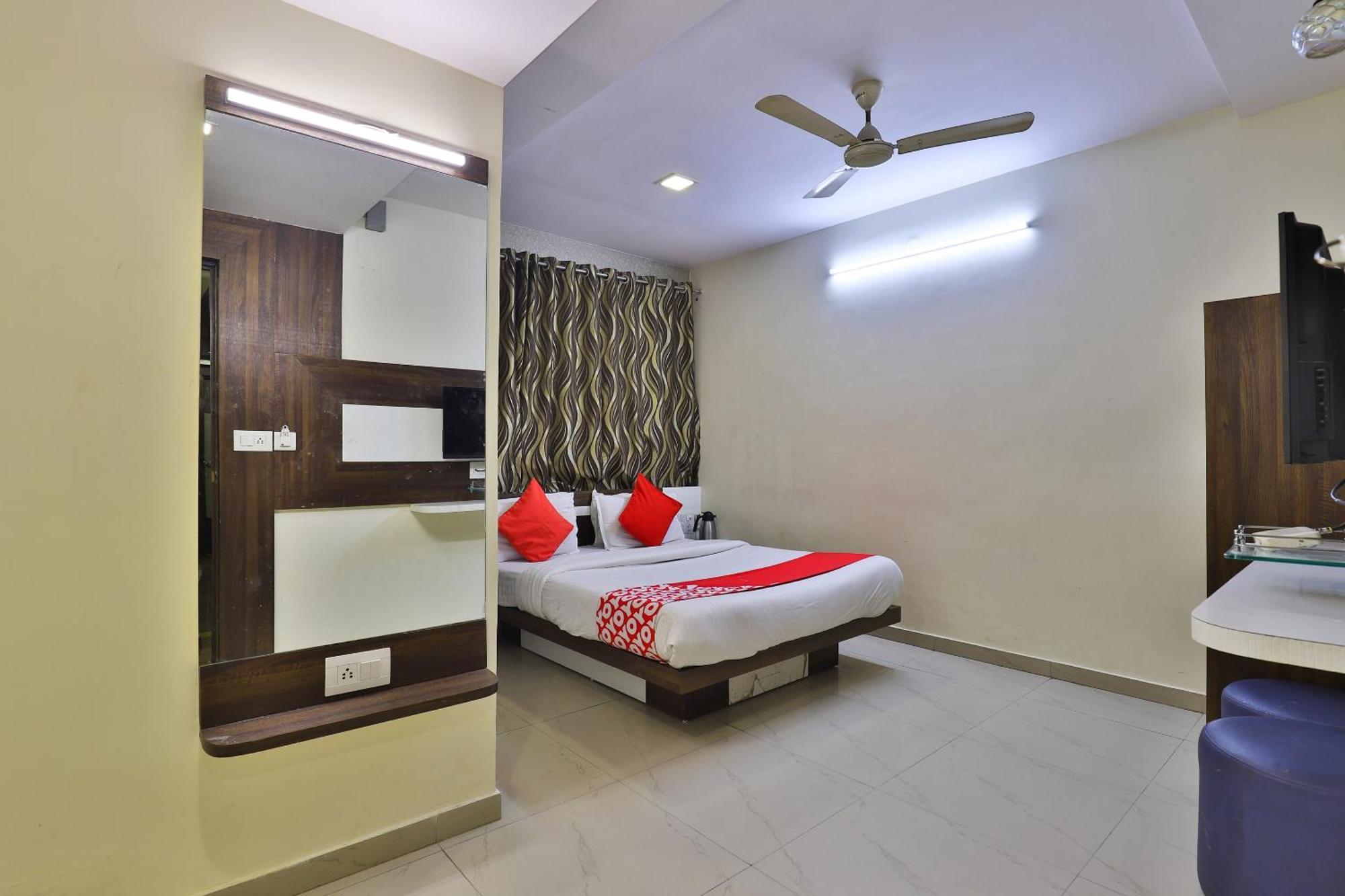 Hotel O Sri Balaji Residency Ahmedabad Exterior photo